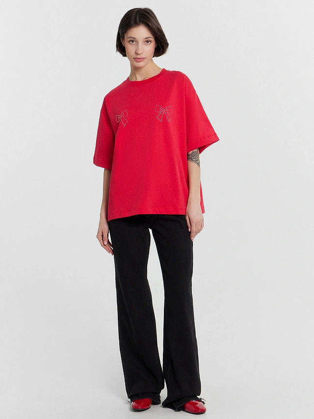 Футболка женская красная с бантиками из страз - 3