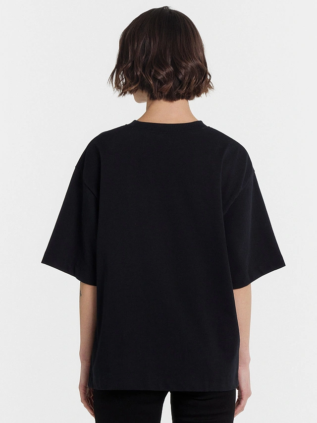 Футболка женская черная с принтом - 2