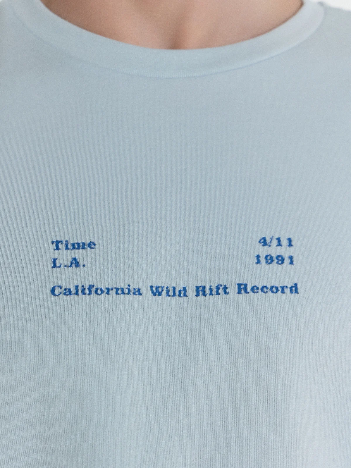 Футболка мужская голубая  с надписью "California Wild Rift Record" - 4