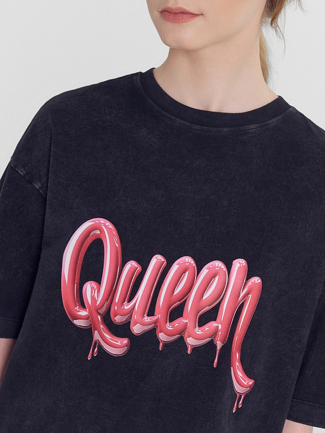 Футболка женская черная оверсайз с надписью "queen" - 4