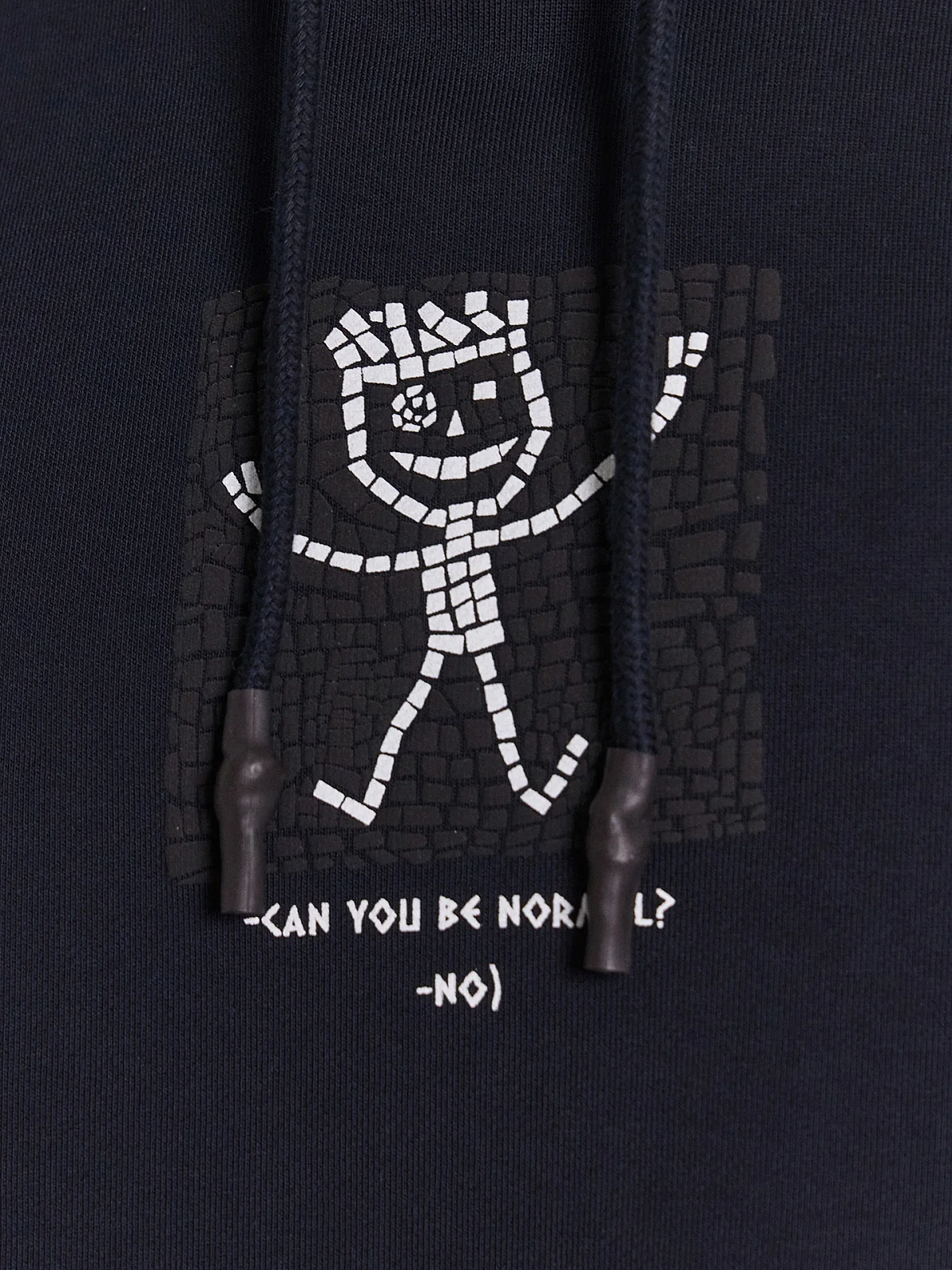 Худи мужское черное с принтом и надписью "- Can you be normal? - No)" - 4
