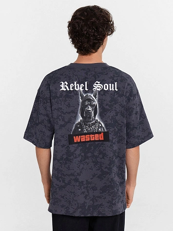 Футболка мужская серая с принтом и надписью "rebel soul"