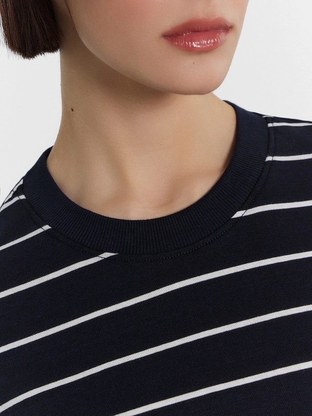 Джемпер женский в полоску - 4