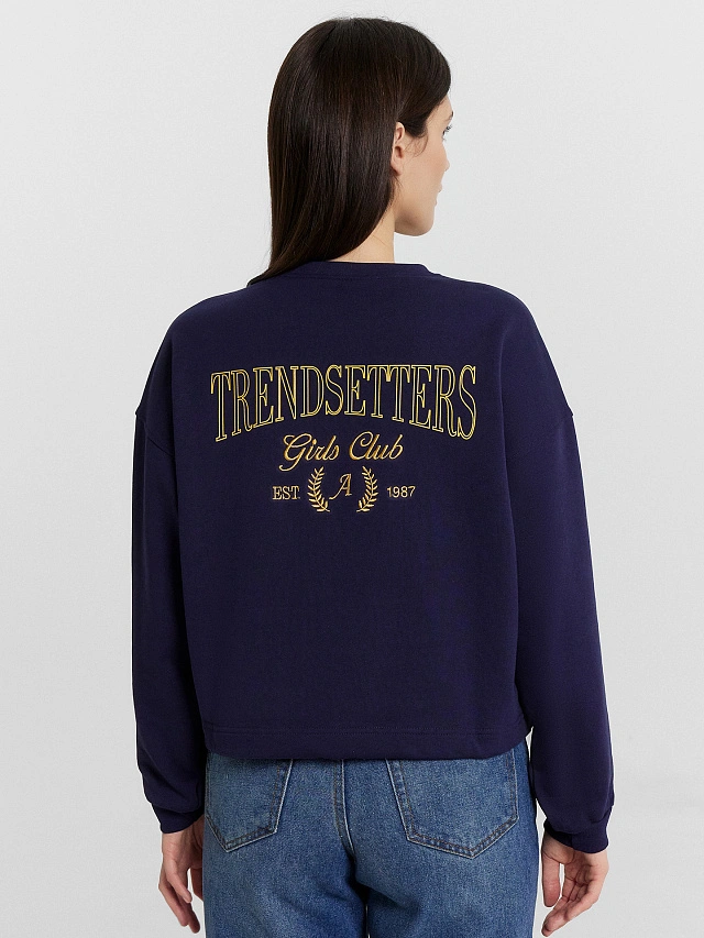 Свитшот женский синий с вышивкой на груди "girl club" - 2