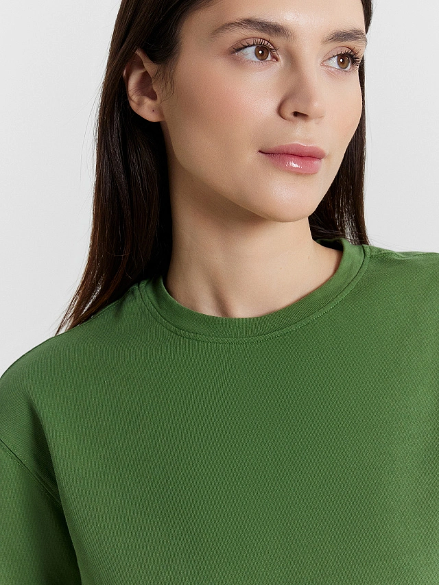 Комплект женский зеленый: футболка и брюки - 4