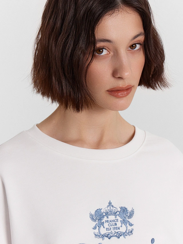 Свитшот женский белый с вышивкой "Вiarritz" - 4