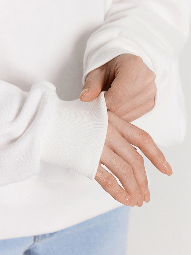 Свитшот женский белый с вышивкой "Вiarritz" - 6