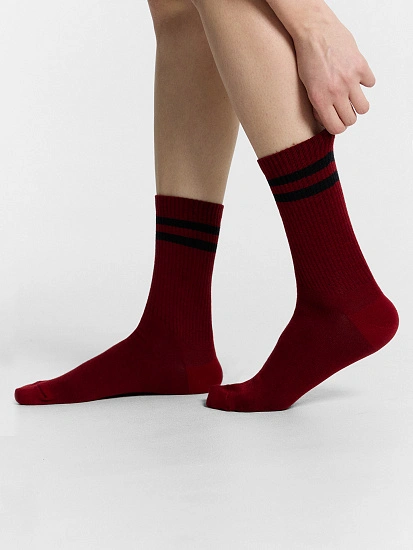 картинка Носки женские бордовые высокие  от магазина стильной одежды Mark Formelle