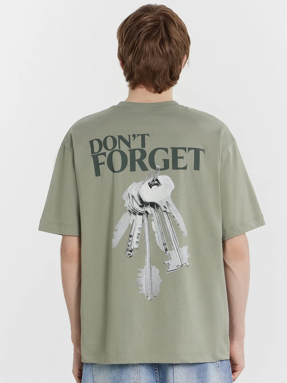 Футболка мужская серая с принтом и надписью "don't forget"