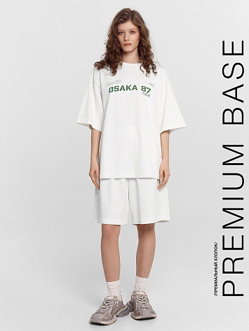 Комплект женский белый с принтом и надписью "osaka 87"