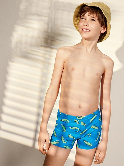 картинка Трусы купальные для мальчиков синие с принтом "крокодилы" от магазина одежды для мальчиков от бренда Mark Formelle
