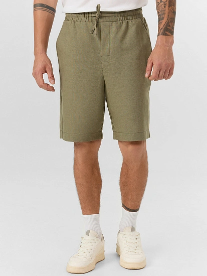 картинка Шорты мужские оливковые от магазина мужской одежды Mark Formelle
