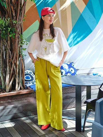 Футболка женская бежевая с принтом "martini"