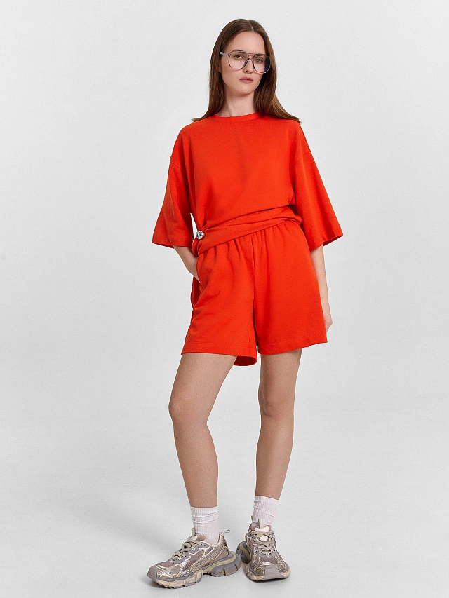 Комплект женский красный: футболка и шорты - 7