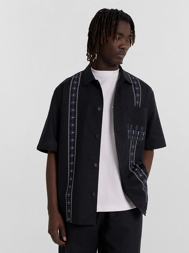 Рубашка мужская черная с принтом - 6