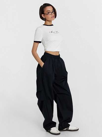 картинка Брюки женские черные от магазина стильной одежды Mark Formelle