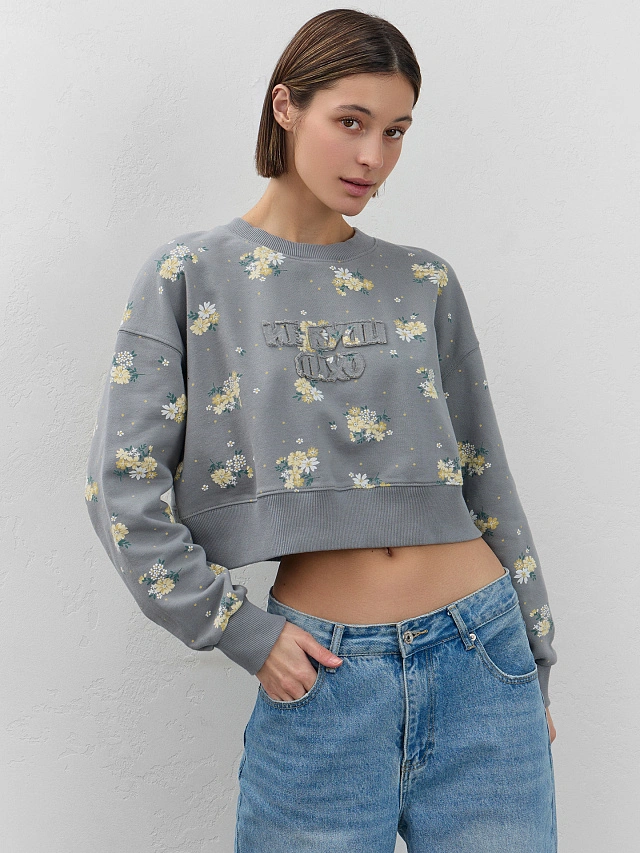 Свитшот женский серый с цветочным принтом - 2