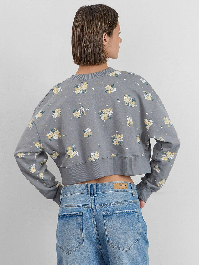 Свитшот женский серый с цветочным принтом - 6