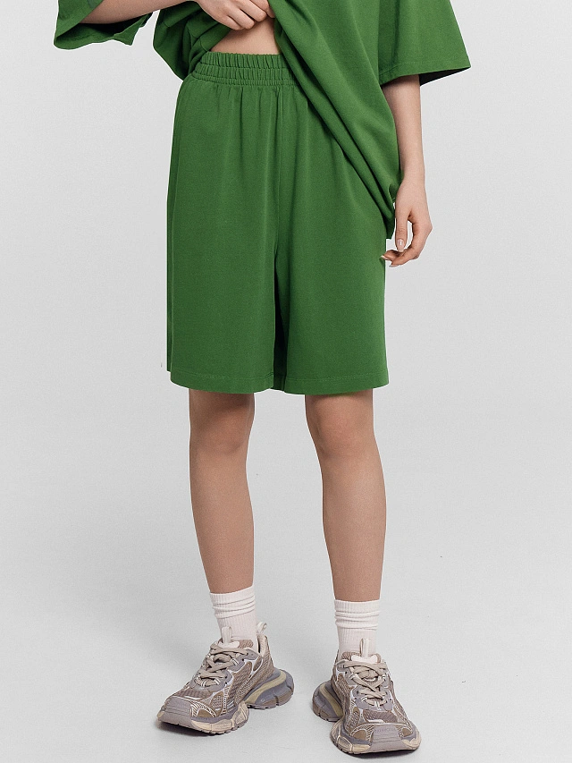 Комплект женский зеленый: шорты и футболка с надписью "iconic _mood" - 4