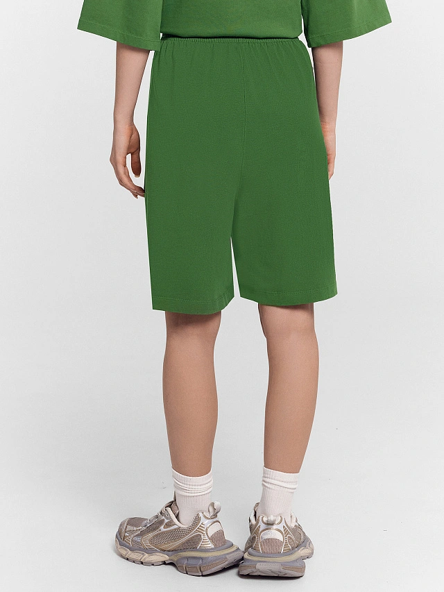 Комплект женский зеленый: шорты и футболка с надписью "iconic _mood" - 5