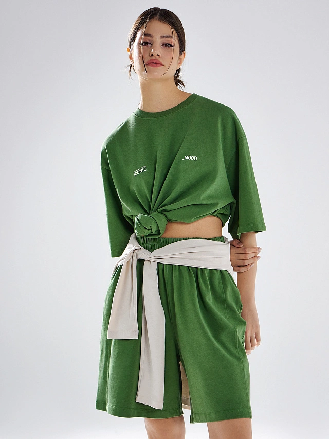 Комплект женский зеленый: шорты и футболка с надписью "iconic _mood" - 8