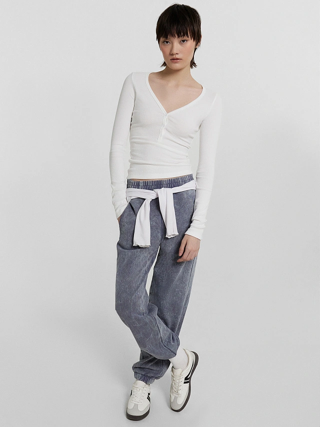 Брюки женские серые с обработкой эйсид - 6