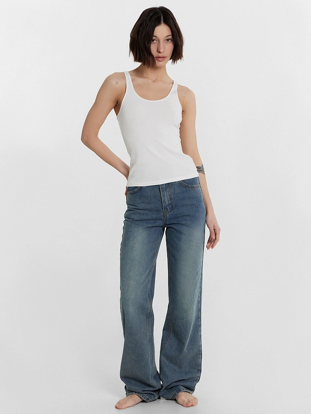 Джинсы женские прямые синие с эффектом выцветания - 3