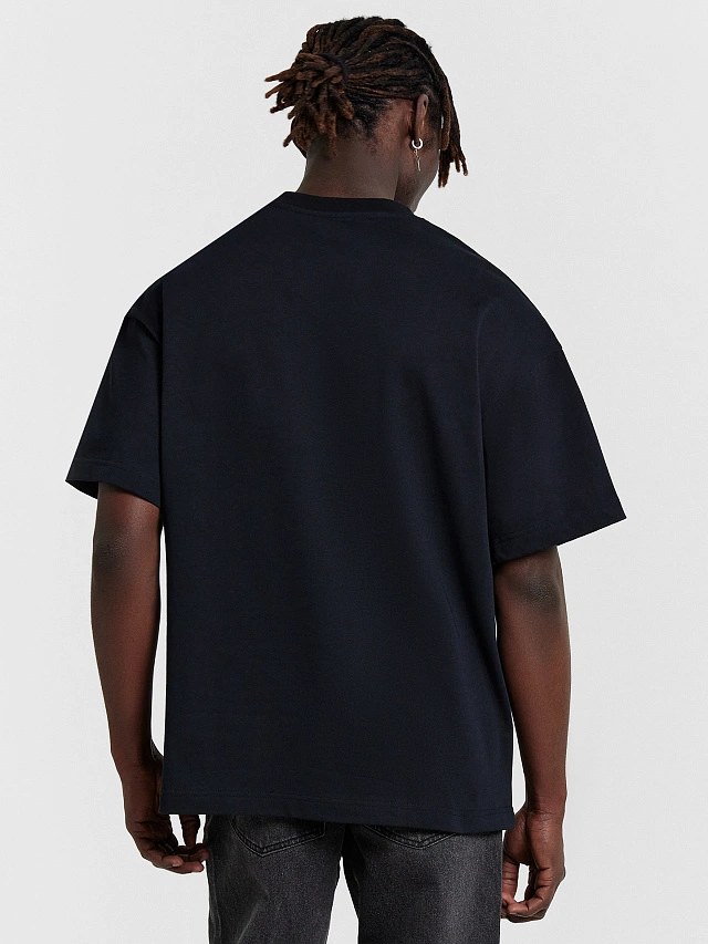 Футболка мужская черная с принтом и надписью "explore the galactic adventure mode" - 2