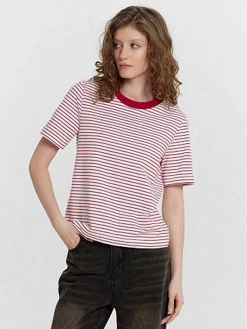 Футболка женская в красную полоску