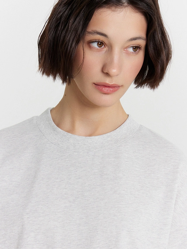 Комплект женский серый: футболка и шорты - 6