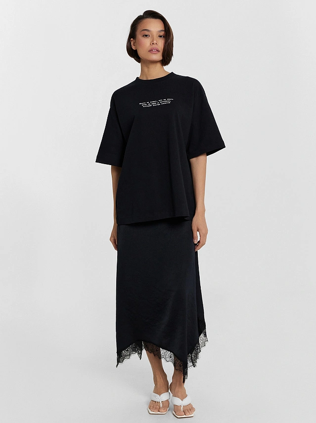 Футболка черная с надписью ""Никто не знает, что на самом деле на душе у человека, который всегда смеется" - 3