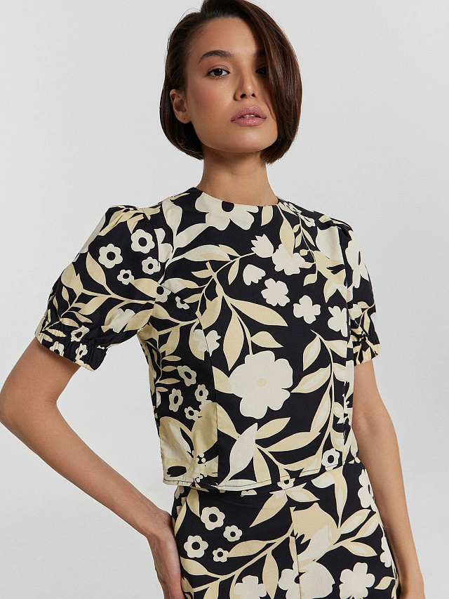 Рубашка женская черная с цветочным принтом - 2