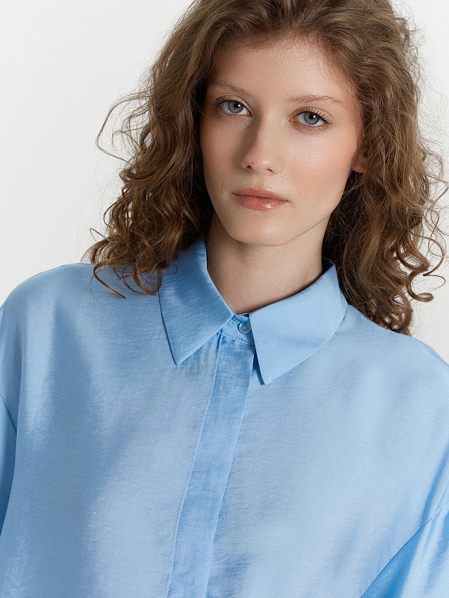 Рубашка женская голубая укороченная - 5