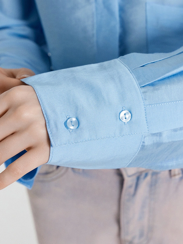 Рубашка женская голубая укороченная - 7