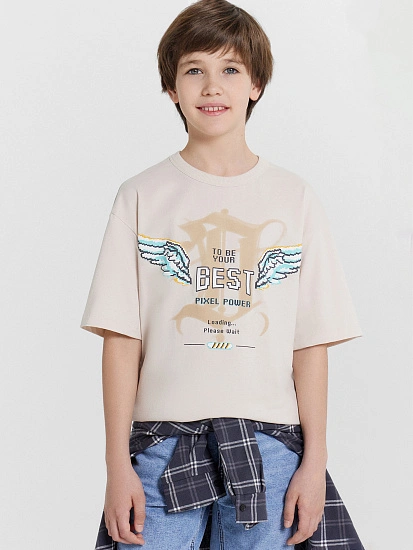 картинка Футболка для мальчиков бежевая с принтом и надписью "best pixel power" от магазина одежды для мальчиков от бренда Mark Formelle