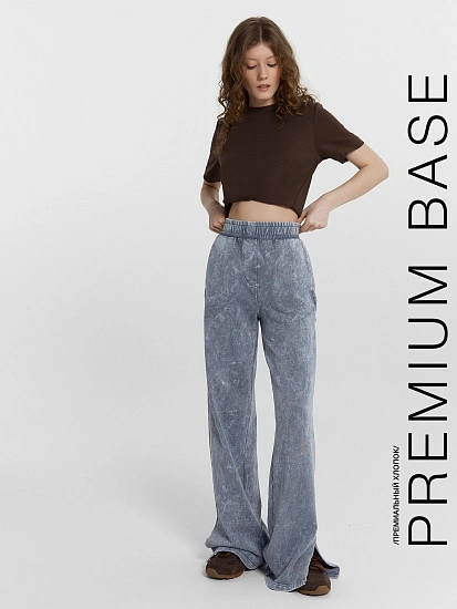 картинка Брюки женские синие с обработкой эйсид  от магазина стильной одежды Mark Formelle