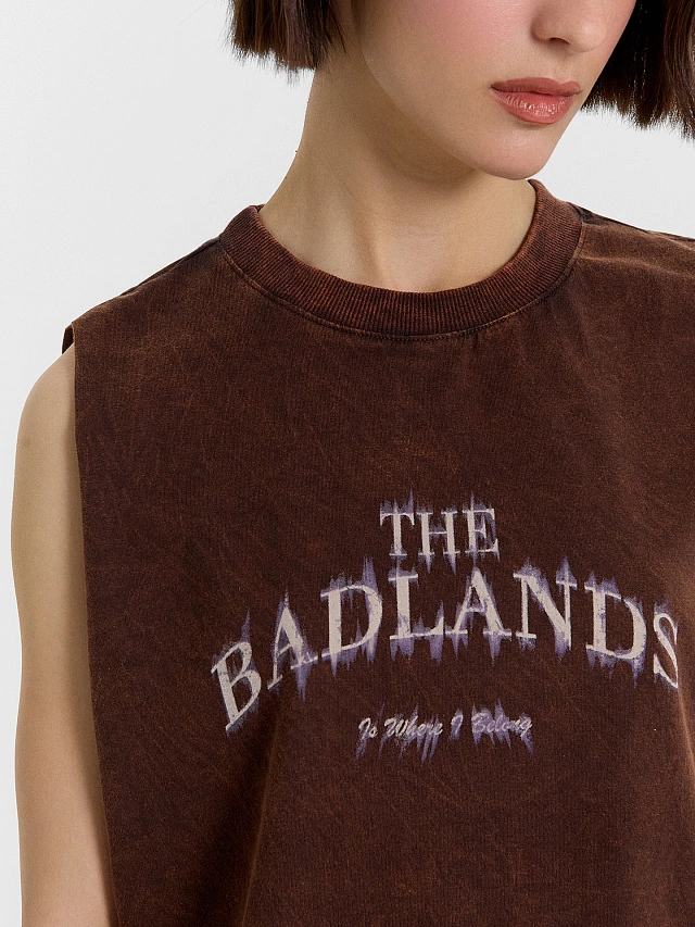 Топ женский коричневый с обработкой эйсид и надписью "The badlands" - 4