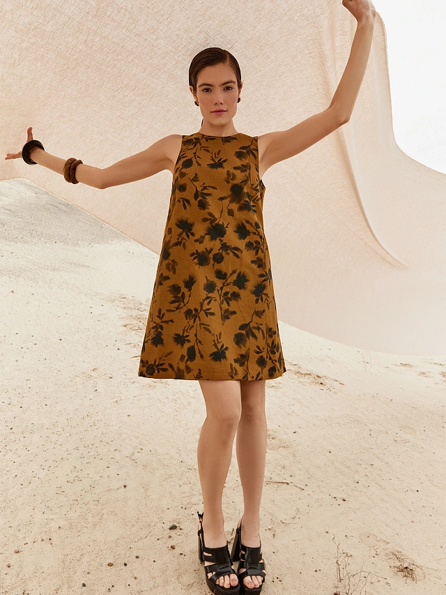 Платье женское хаки с цветочным принтом - 2