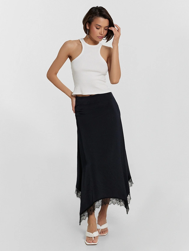 Юбка миди черная с кружевными деталями - 3