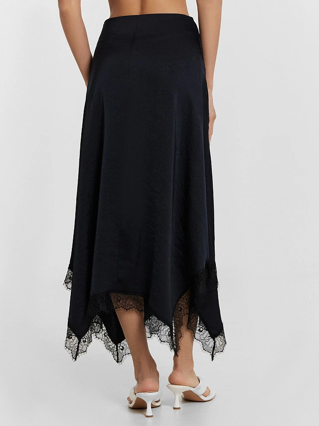 Юбка миди черная с кружевными деталями - 4
