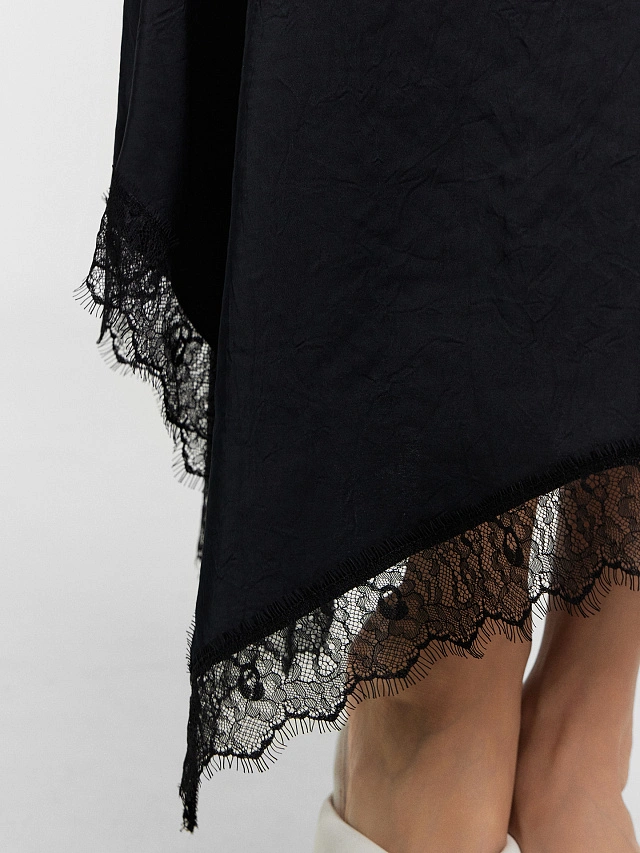 Юбка миди черная с кружевными деталями - 5