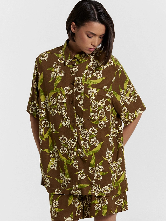 Рубашка женская коричневая с цветочным принтом - 2