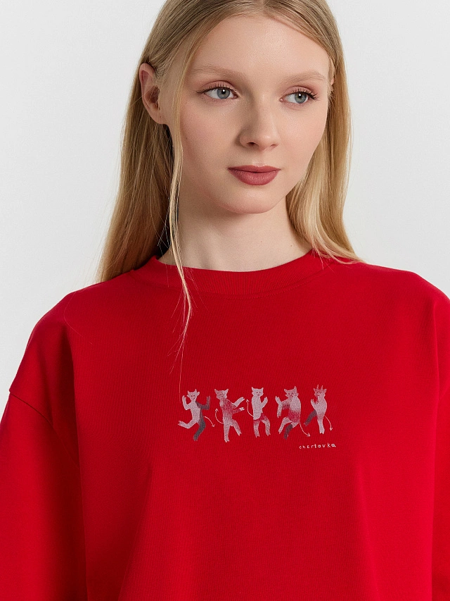 Футболка женская красная с принтом и надписью "chertovka" - 4