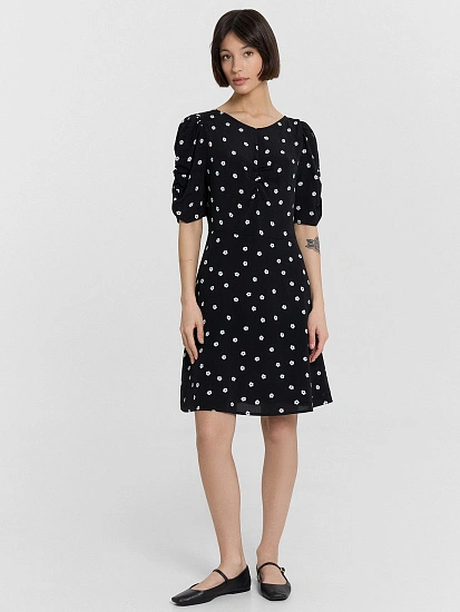 картинка Платье женское черное с цветочным принтом  от магазина стильной одежды Mark Formelle