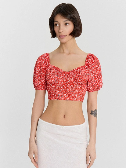 картинка Топ женский красный с цветочным принтом  от магазина стильной одежды Mark Formelle