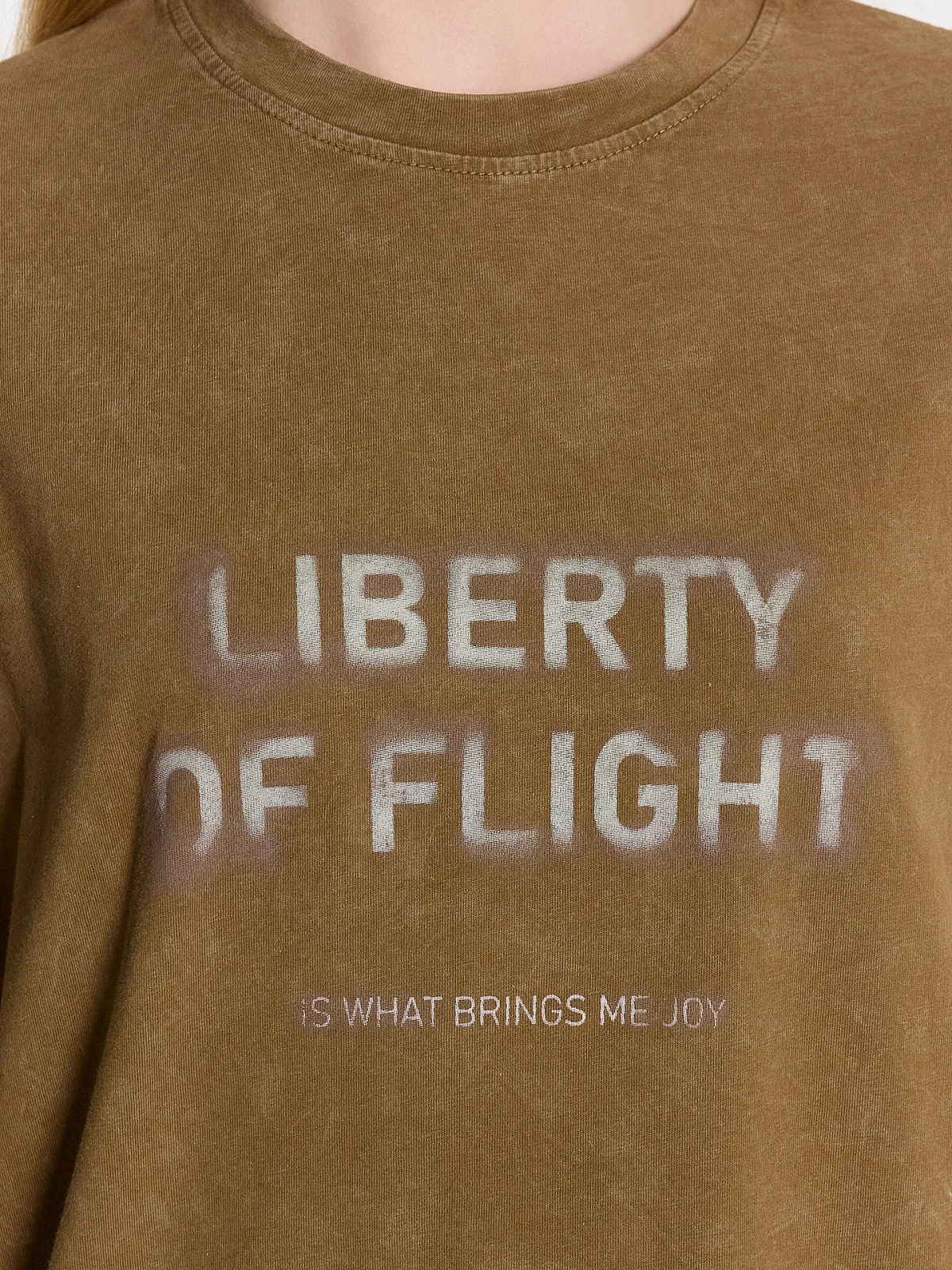 Футболка женская коричневая с обработкой эйсид и надписью "Liberty of flight" - 4