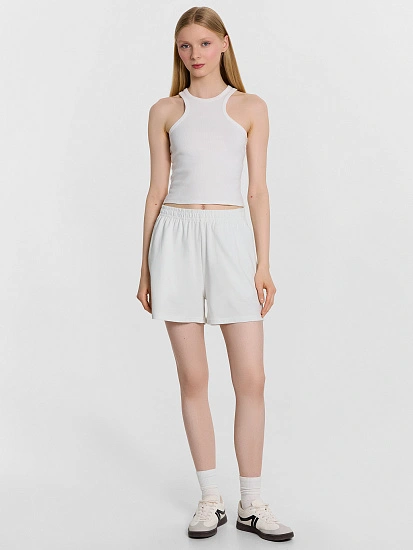 картинка Шорты женские белые  от магазина стильной одежды Mark Formelle