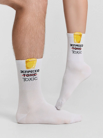 картинка Носки унисекс белые с надписью "Эспрессо Toxic" от магазина мужской одежды Mark Formelle