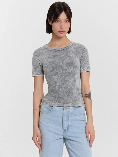 картинка Футболка женская серая с обработкой эйсид  от магазина стильной одежды Mark Formelle