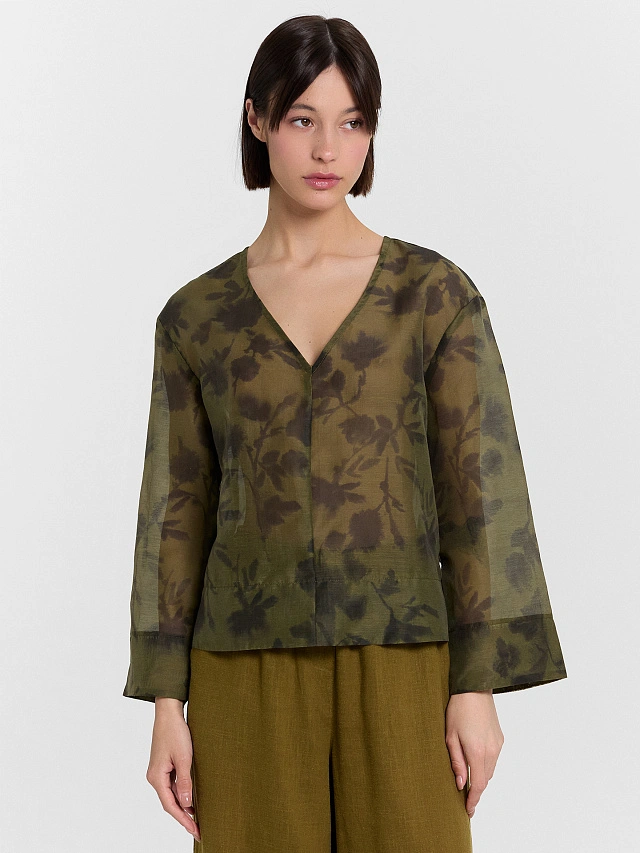 Блузка женская зеленая с цветочным принтом - 1